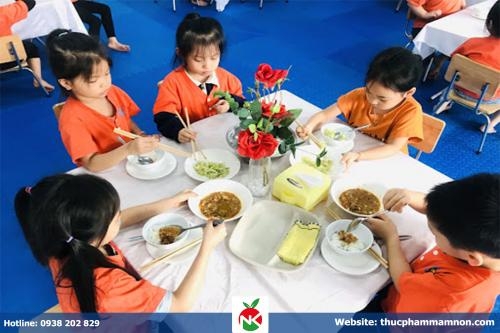 Giải Pháp Tối Ưu Về Thực Phẩm Bán Trú An Toàn Cho Trường Học